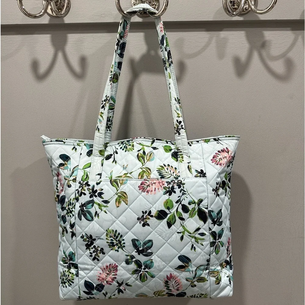Vera Bradley Seawater Blooms Large Zippered Tote in Performance Twill (NWOT)